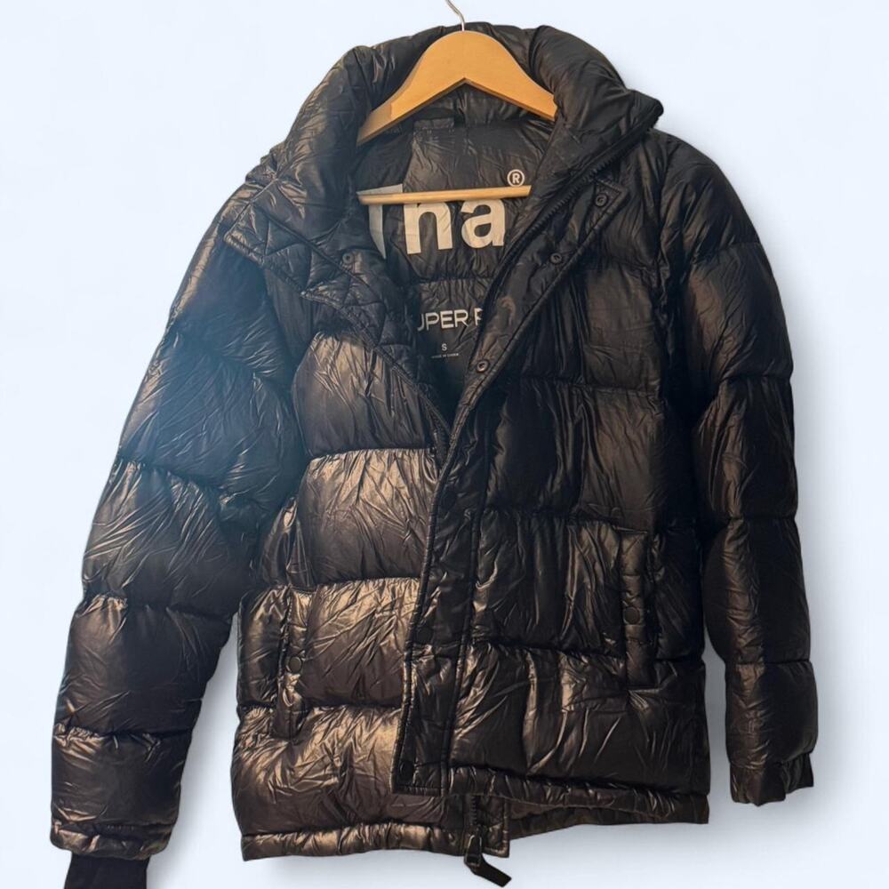Aritzia Super Puff in High Gloss Black